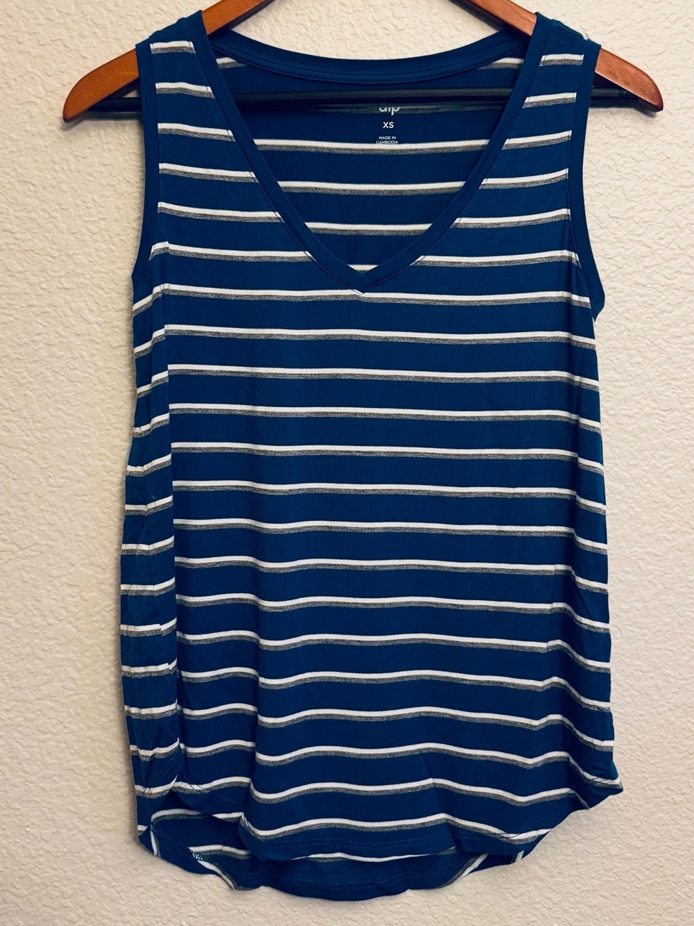 Dip Blue Striped Soft Casual V-Neck Tank Top XS
